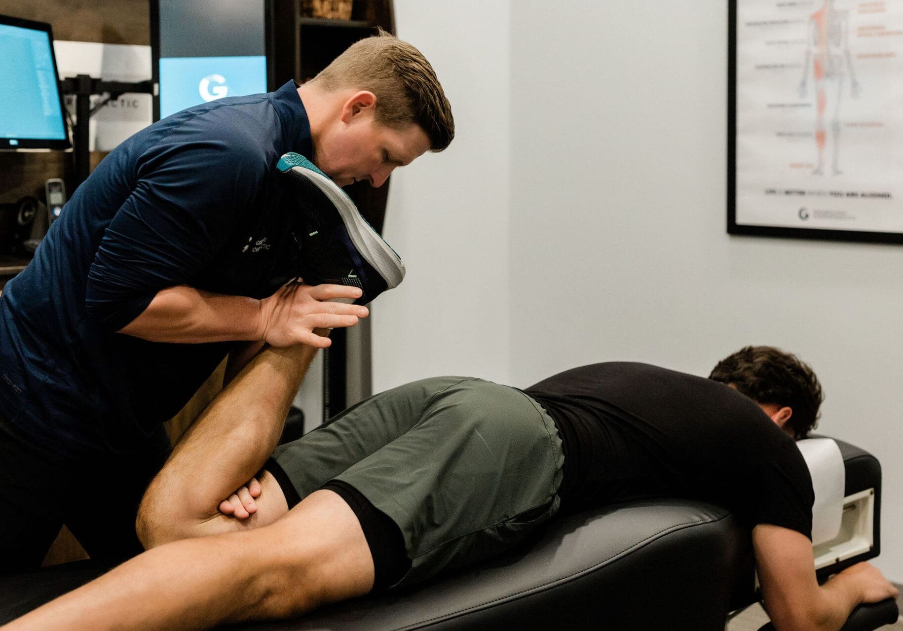 Chiropractor for Knee Pain Chiropractor for Athletes Overland Park, KS